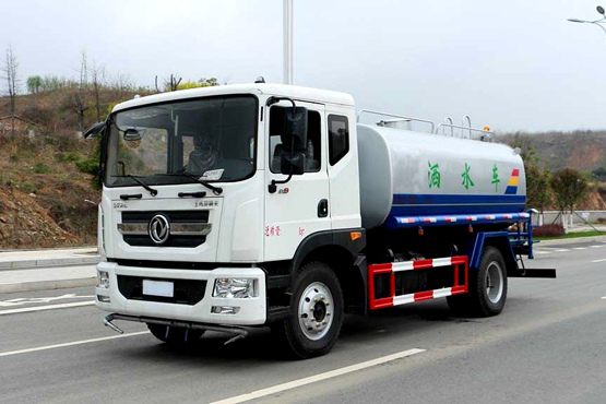 怎樣排除灑水車柴油機(jī)過早、過遲的噴油現(xiàn)象？